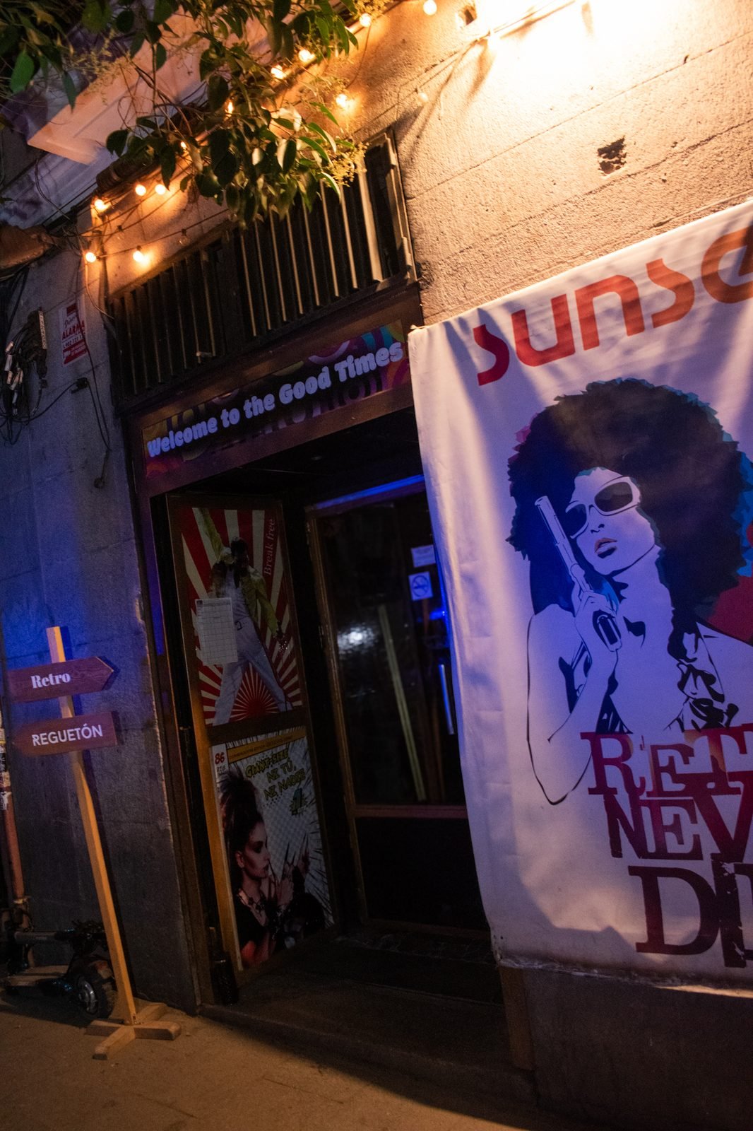 Entrada de Sunset 80's en Calle Huertas 31, Madrid